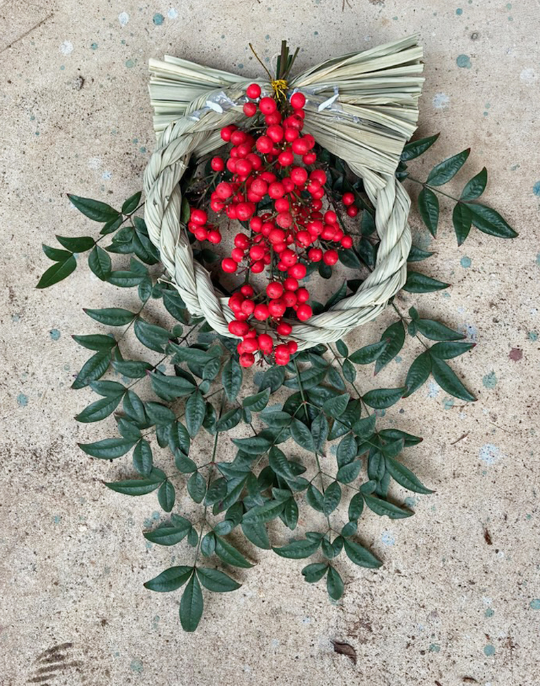 庭の南天と100均のしめ縄で作った正月飾り