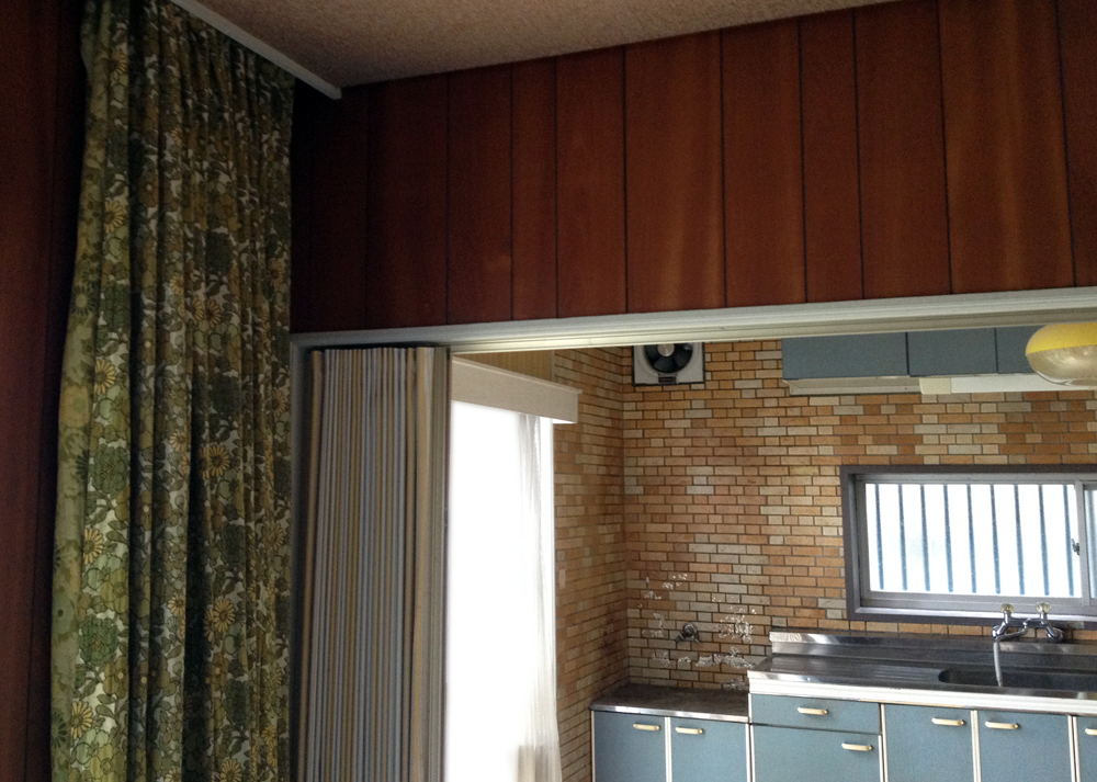 昭和の中古住宅、古いキッチン