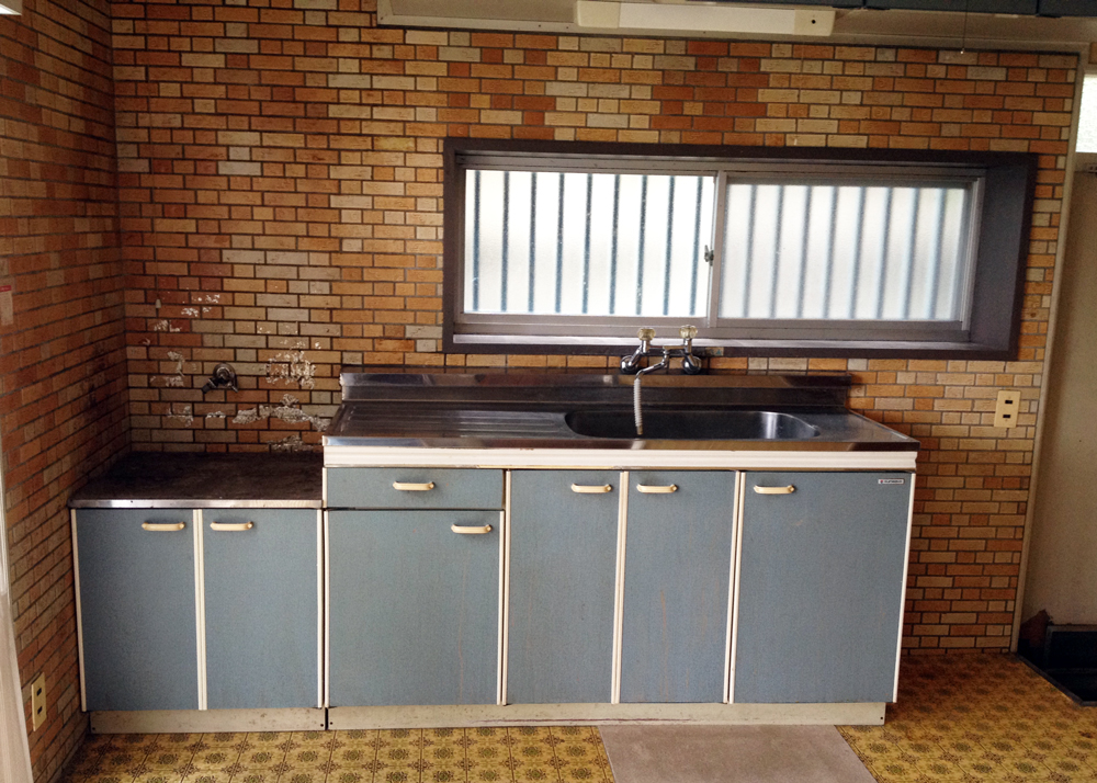 昭和の中古住宅、古いキッチン