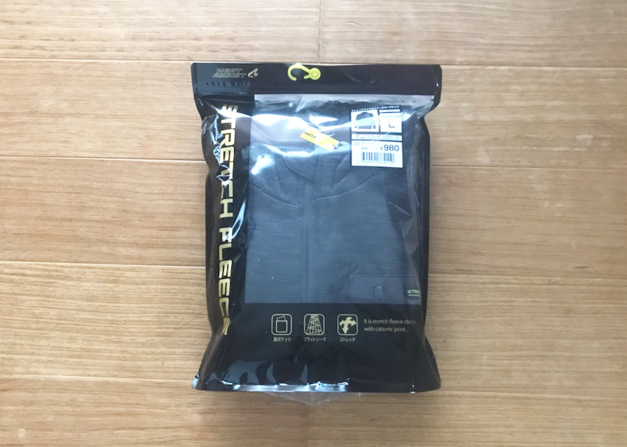 冬のガーデニングにおすすめの服、ワークマンのストレッチマイクロフリースハーフジップのパッケージ