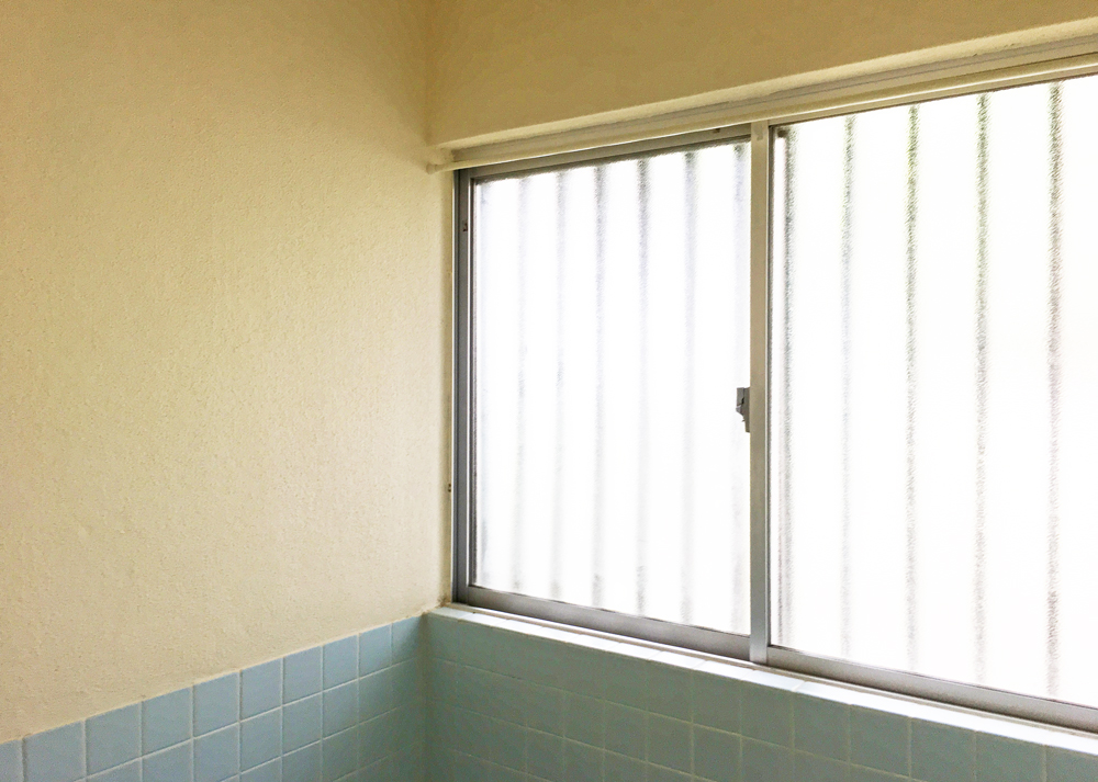 風呂場のすりガラス