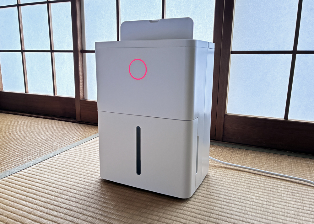 山善の除湿機（YDC-J03）